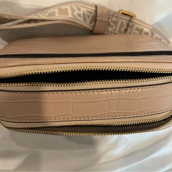 Karl Lagerfeld Maybelle Crossbody Bag - Picture 7 of 9